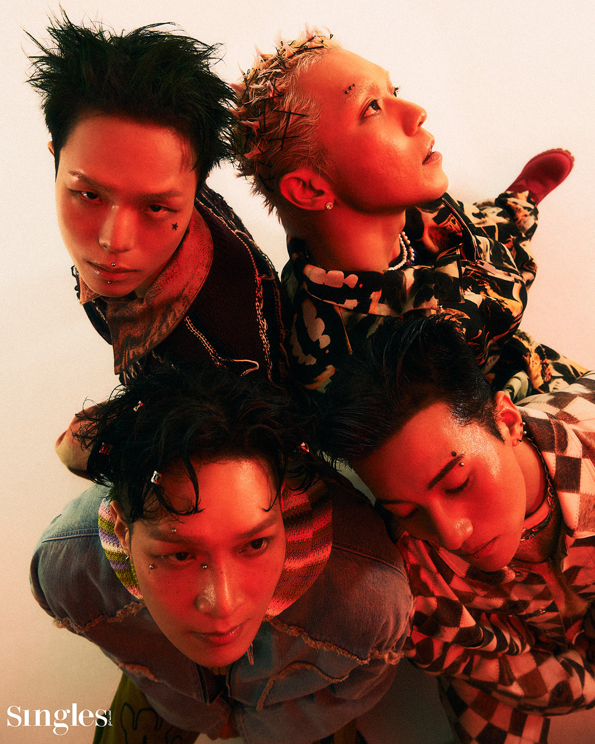 모어비전 아티스트드의 싱글즈 화보, 모어비전, 싱글즈. 홀리뱅. 청하, MVP, 싱글즈 화보, 박재범 싱글즈 화보, 허니제이 싱글즈 화보, 청하 싱글즈 화보. 제인, 홀리뱅 이비,홀리벵 로아, 홀리벵 제인